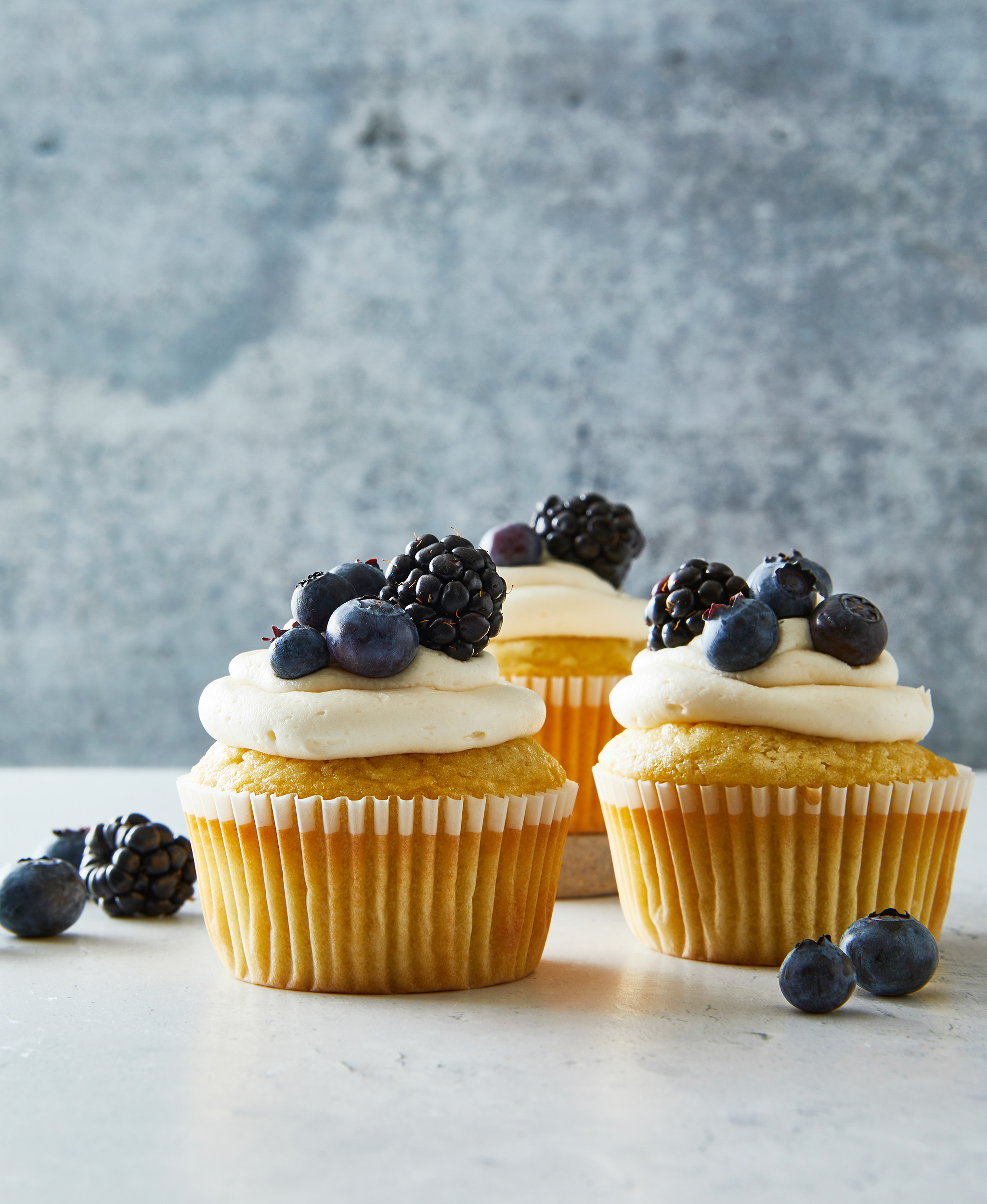 WEBGlutenFreeBaking_VeryVanillaCupcakes_14202
